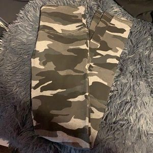 Garage- camo leggings